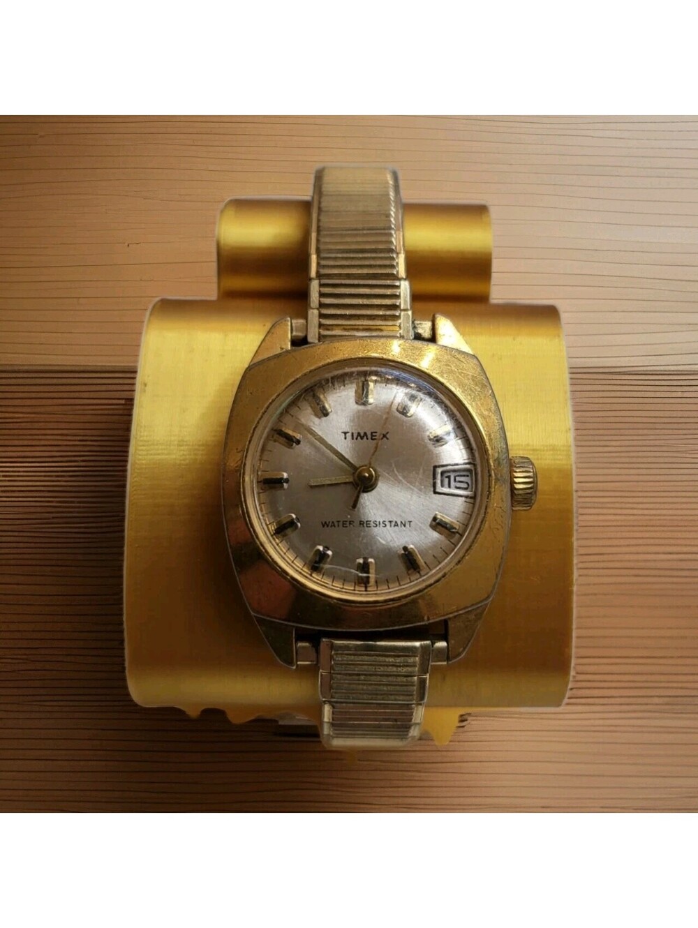 Vintage Timex Watch Womens 24mm Gold Tone Manual Wind Date Water Resistant 70s
